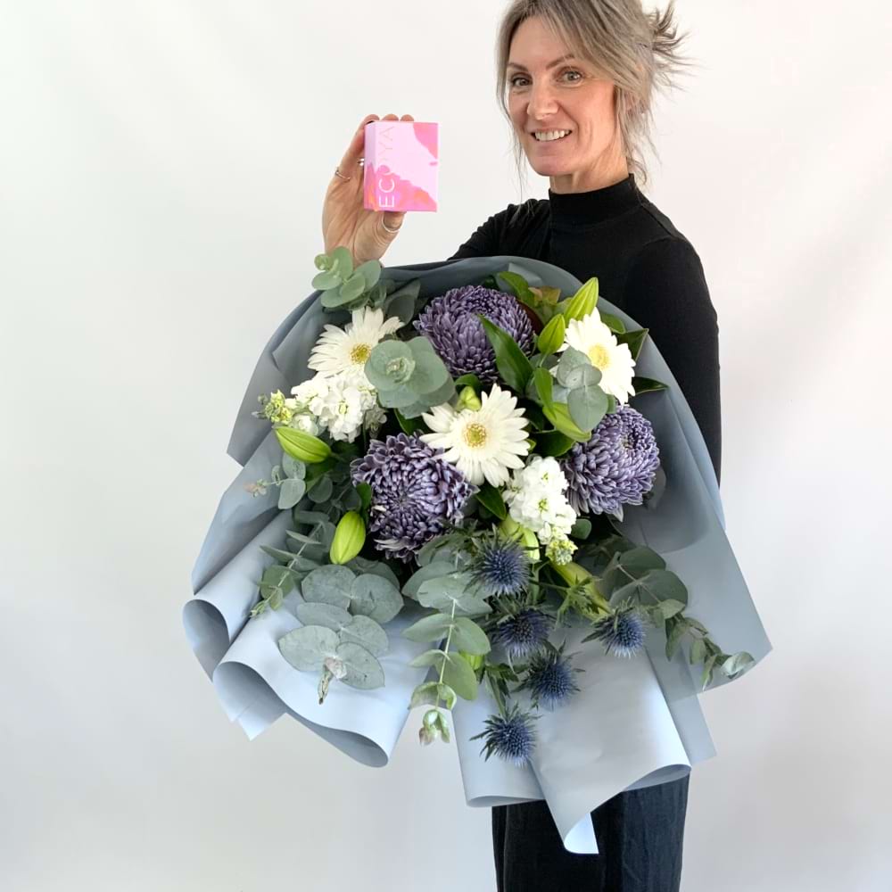 Mother`s Day Deal Bouquet & Free Candle